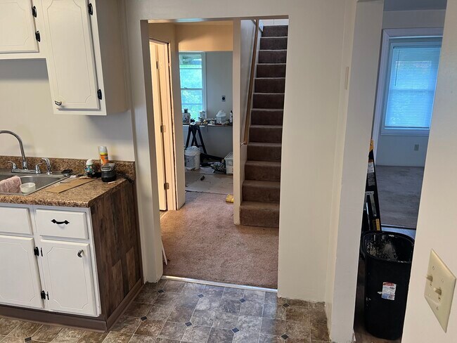 Baño de cabina - 1014 Saint Marys Blvd