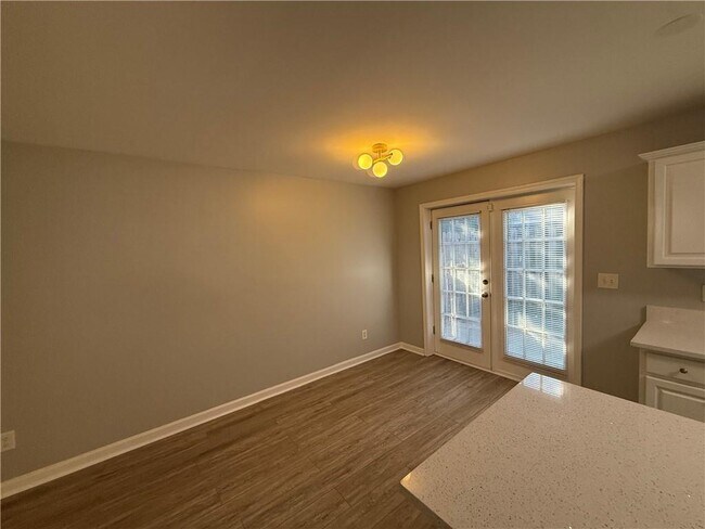 Foto del edificio - 910 Summer Pl NW