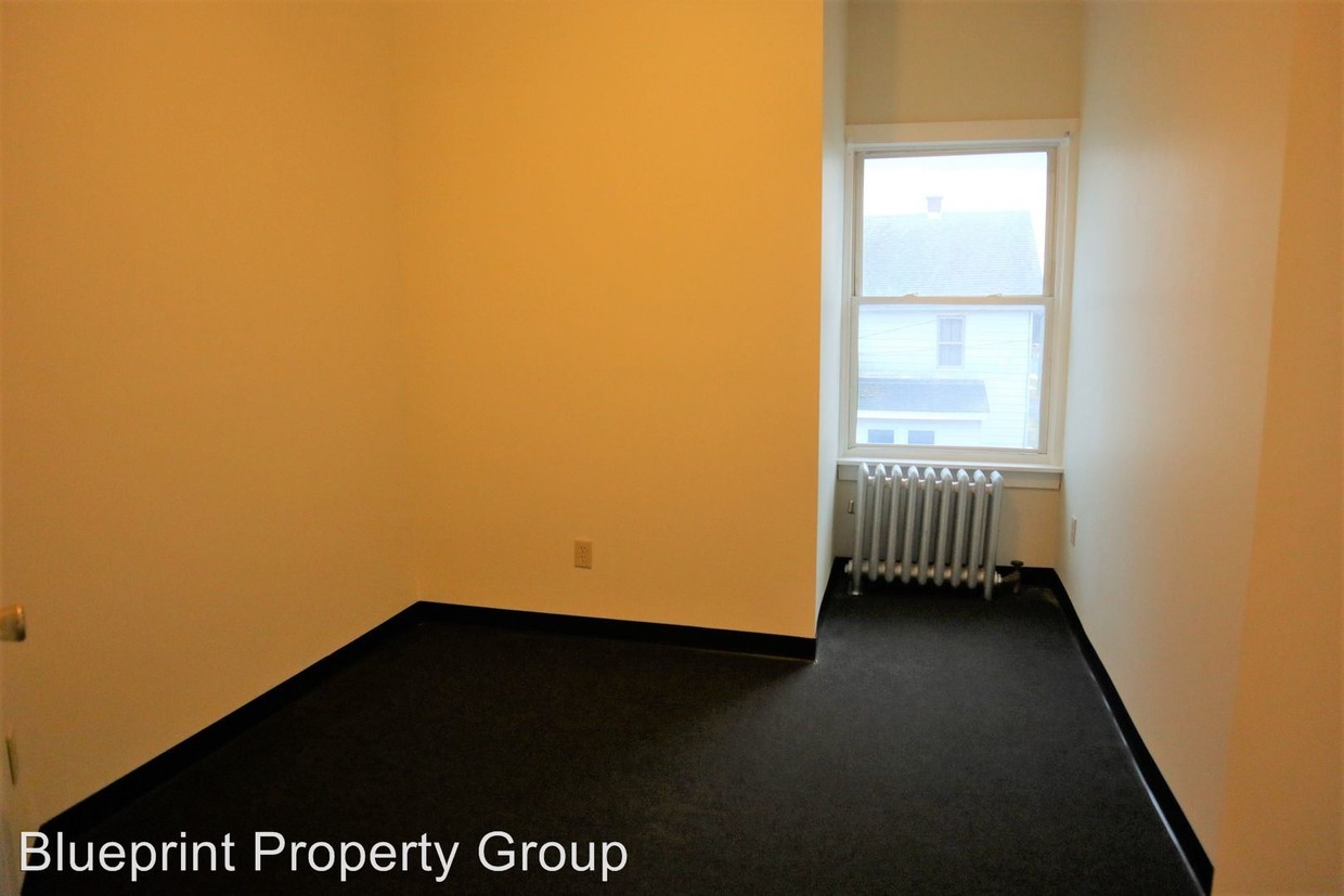 Building Photo - 638 Tyler St