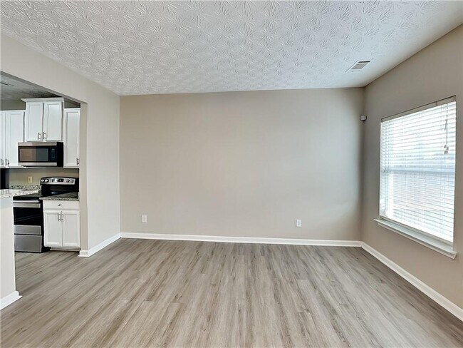 Foto del edificio - 2355 Bigwood Trail