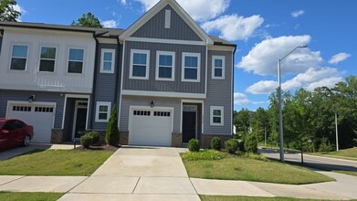 Building Photo - 3315 Oak Pass Dr