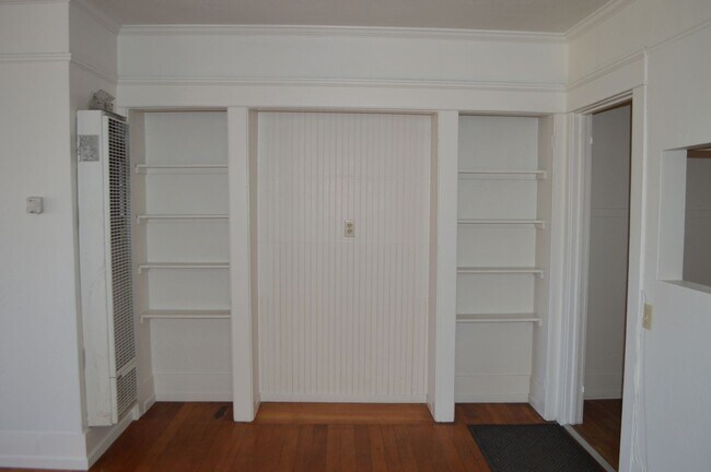 Foto del edificio - Money Apartment Building - 2