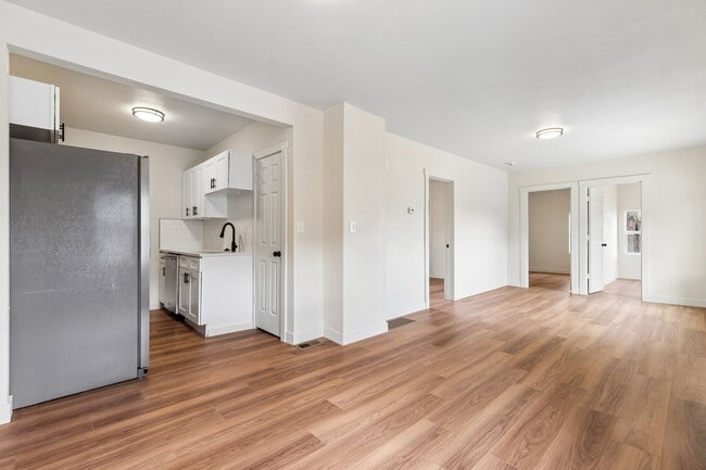 Building Photo - Remodeled house