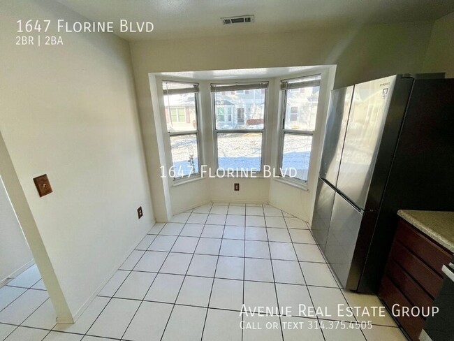 Building Photo - Spacious 2-Bed, 2-Bath Condo Retreat in Sa...