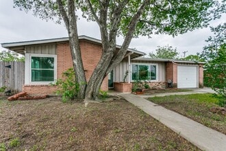 Building Photo - 538 Lanark Dr