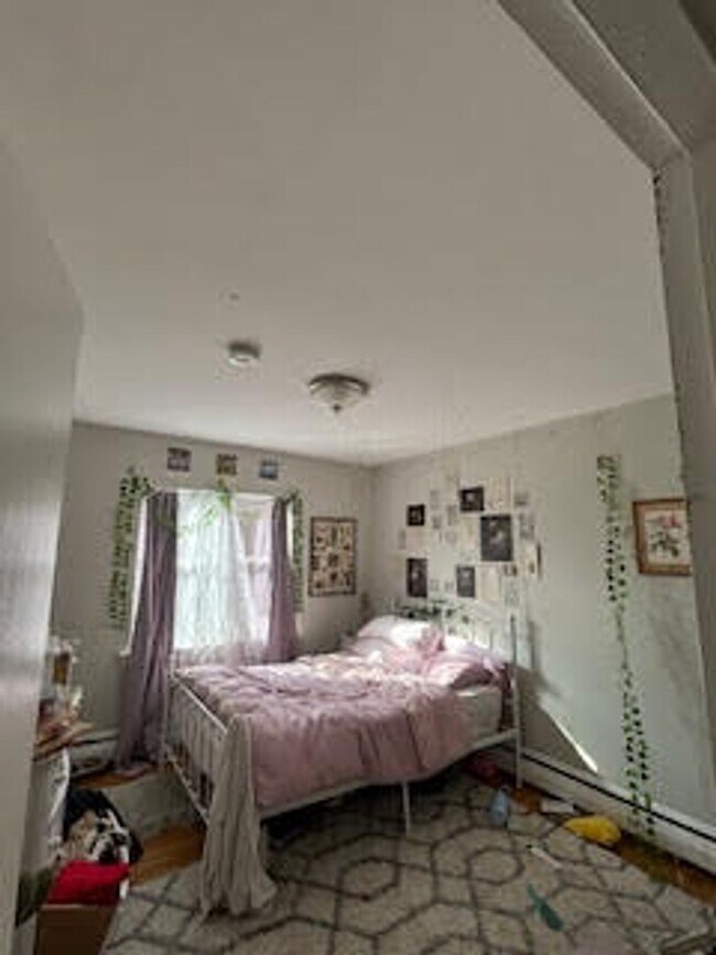 Building Photo - Awesome 2 Bed Apartment for Students