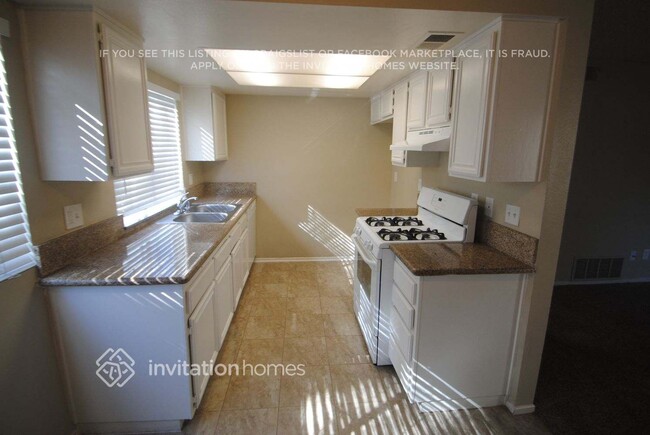 Foto del edificio - 1251 S Meadow Ln