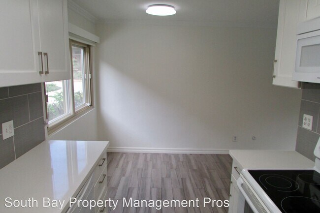 Foto del edificio - 8650 Belford Ave