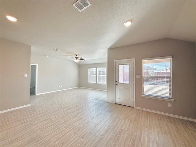 Foto del edificio - 8449 Hollymead Ln