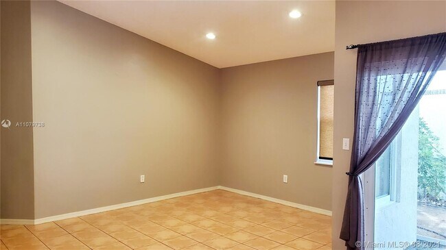 Building Photo - 14175 SW 149th Ct