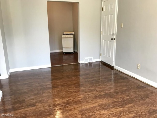 Foto del edificio - 7634 Roslyn St