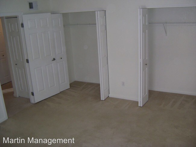 Building Photo - 1140 Shadow Ln