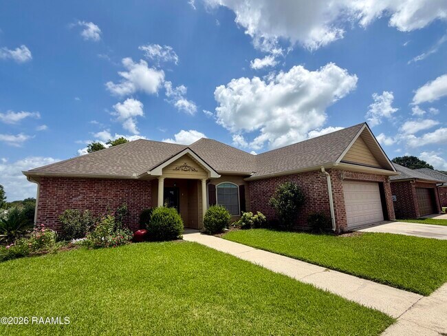 Building Photo - 212 Chevalier Blvd