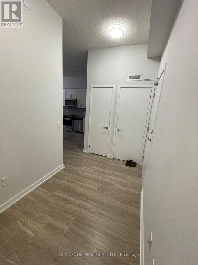 Building Photo - 4085 Parkside Village Dr