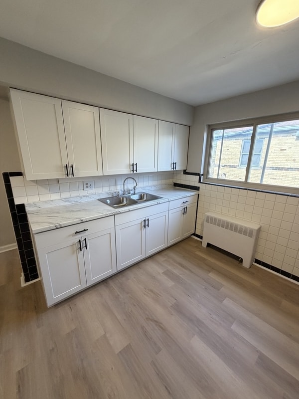 Building Photo - 7139 Eastlawn Dr