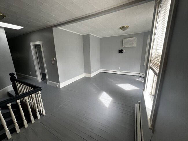 Building Photo - 729A Somerville Ave