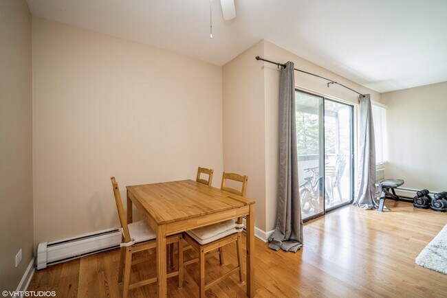 Foto del edificio - 1806 Hemlock Pl