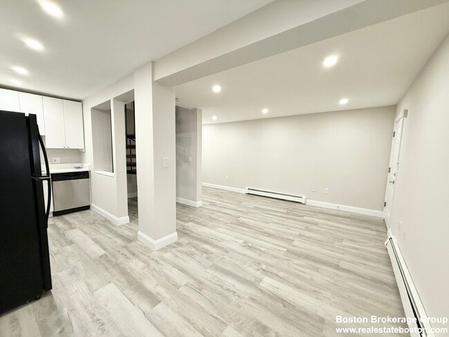 Building Photo - 15 Ruggles St