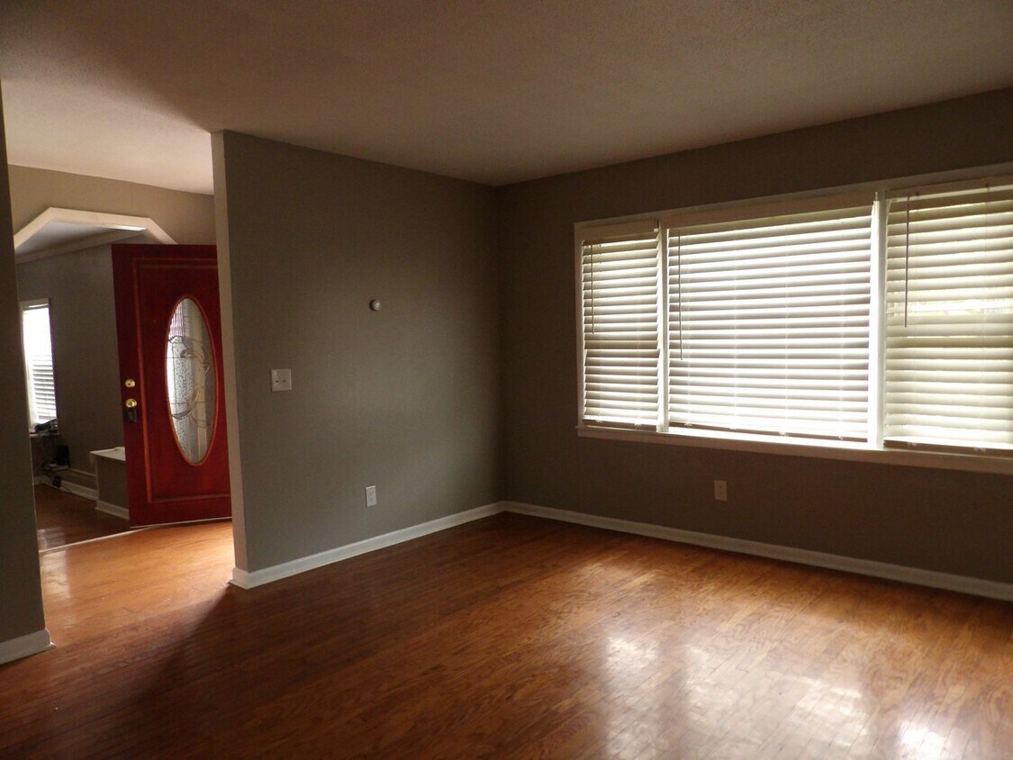 Building Photo - Yellowleaf Drive, Enterprise, AL