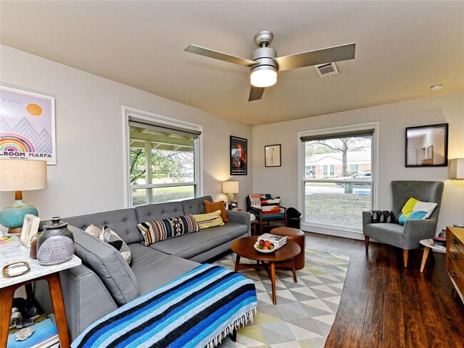 Building Photo - 1603 Sweetbriar Ave
