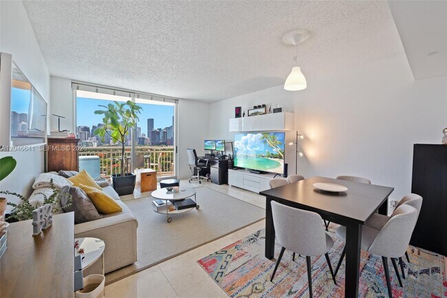 Foto del edificio - 2475 Brickell Ave