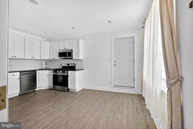 Foto del edificio - 1650 W Cheltenham Ave