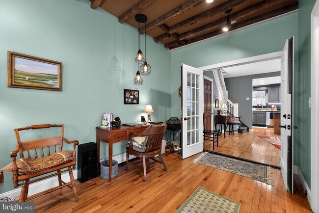 Building Photo - 2100 E Dauphin St