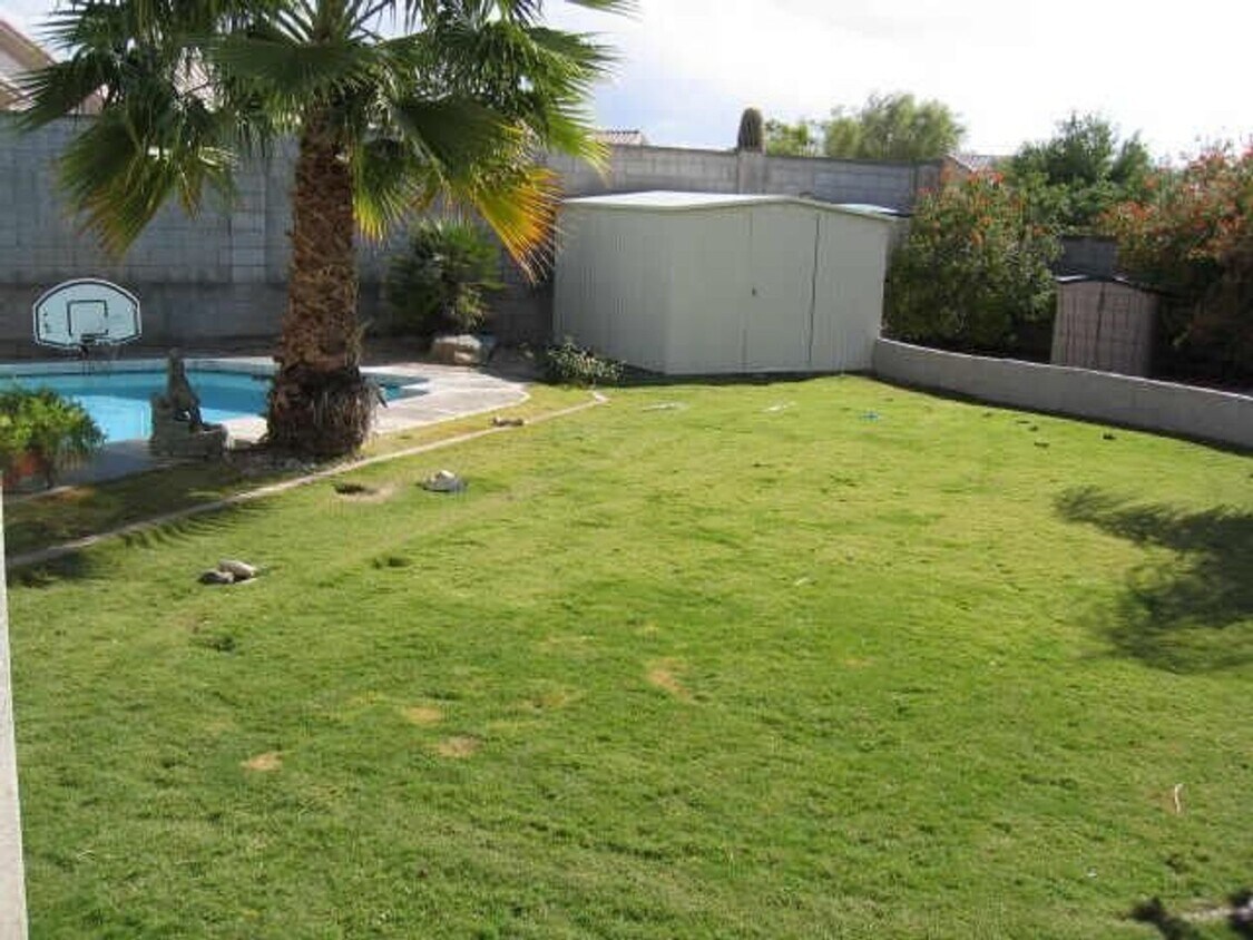 Foto del edificio - Gorgeous 4 bedroom Scottsdale home with POOL and 3 car garage