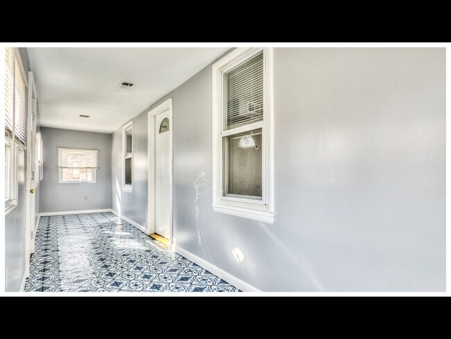 Building Photo - 5110 Navahoe St