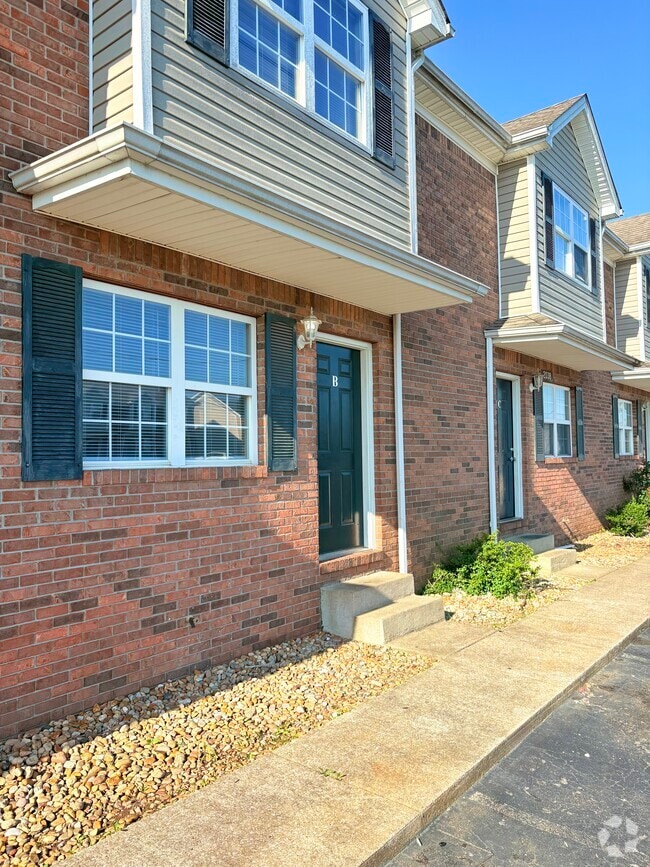 Building Photo - 2038 Salisbury Dr