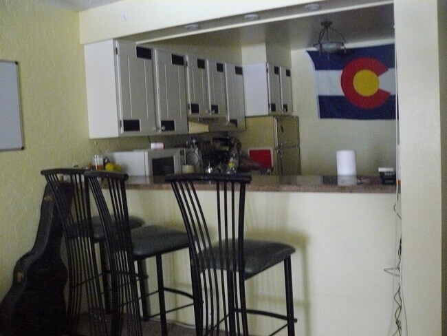 Newly Remodeled Eat -in Kitchen - 805 29th St