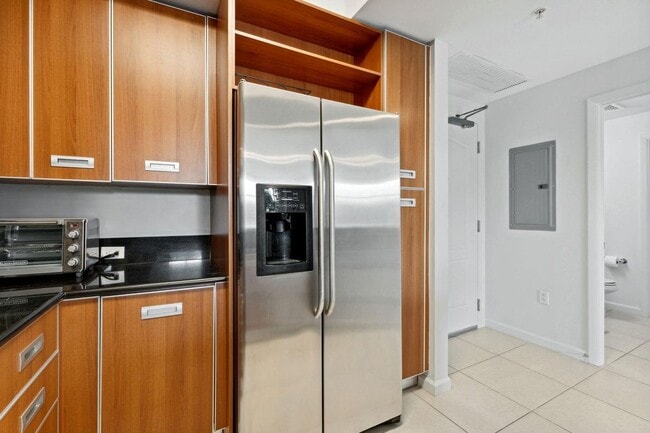 Building Photo - 410 Evernia St