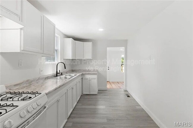 Building Photo - 5021 Davison Ave
