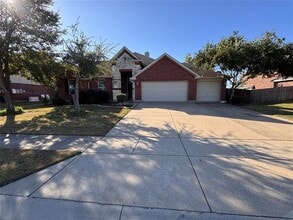 Building Photo - 3011 Clear Springs Dr