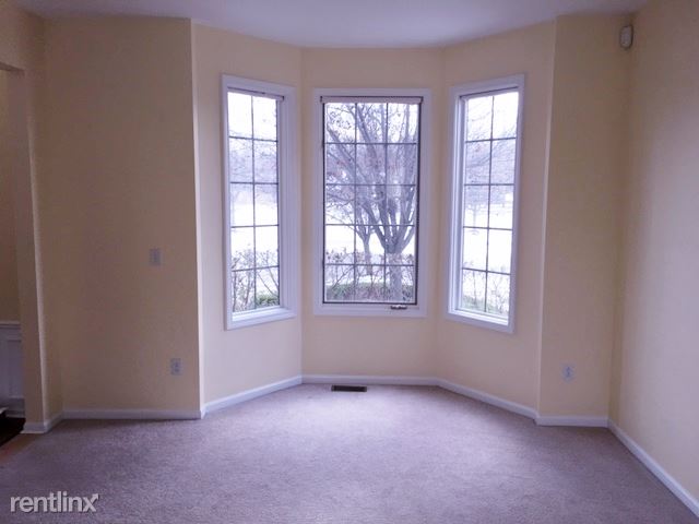 Building Photo - 128 W Canford Park