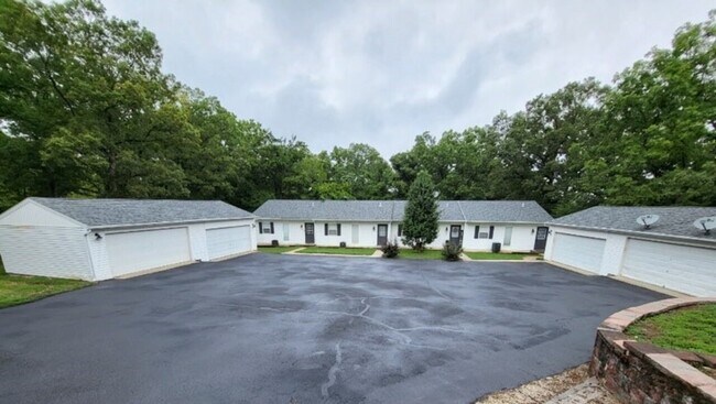 Building Photo - Ava Townehomes