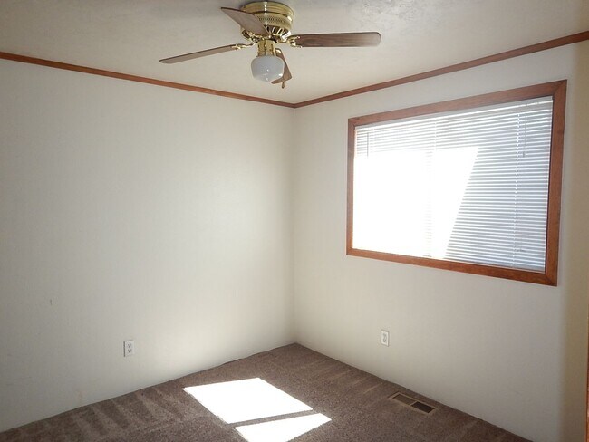 Building Photo - House Right By Ward Rhoden Stadium - Avail...