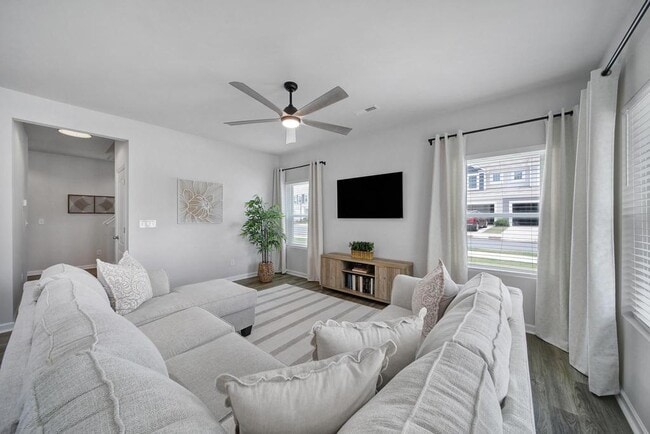 Building Photo - Poplin Meadows