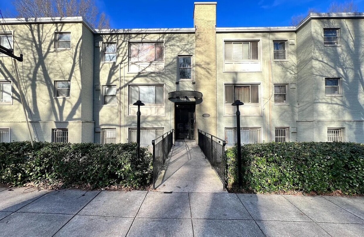 Primary Photo - 2844 Hartford St SE