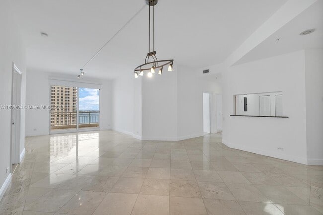 Building Photo - 888 Brickell Key Dr