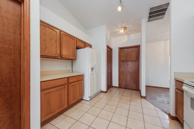 Building Photo - 2391 Sweetwater Blvd