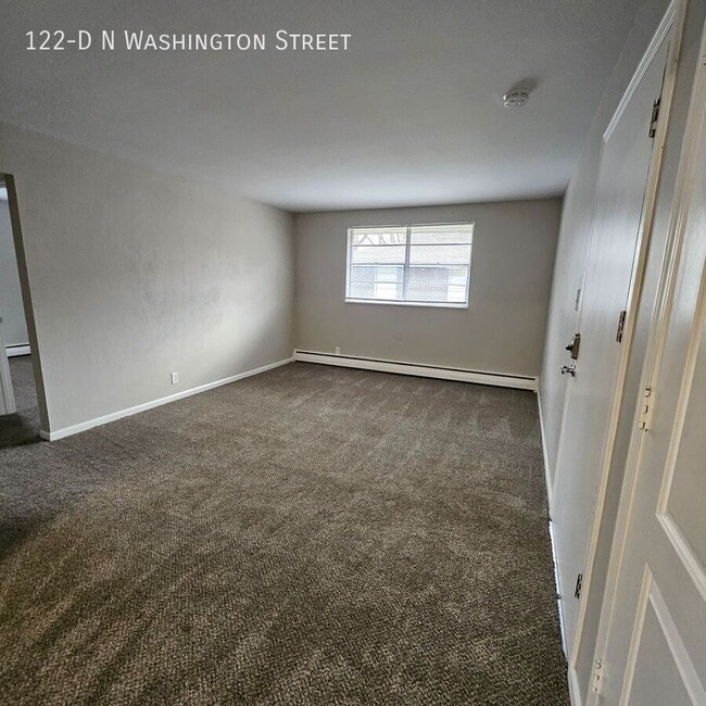 Building Photo - Updated 2 Bedroom in the Heart of Delaware...