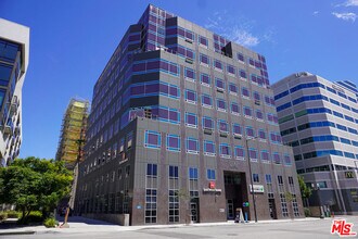 Building Photo - 520 N Central Ave