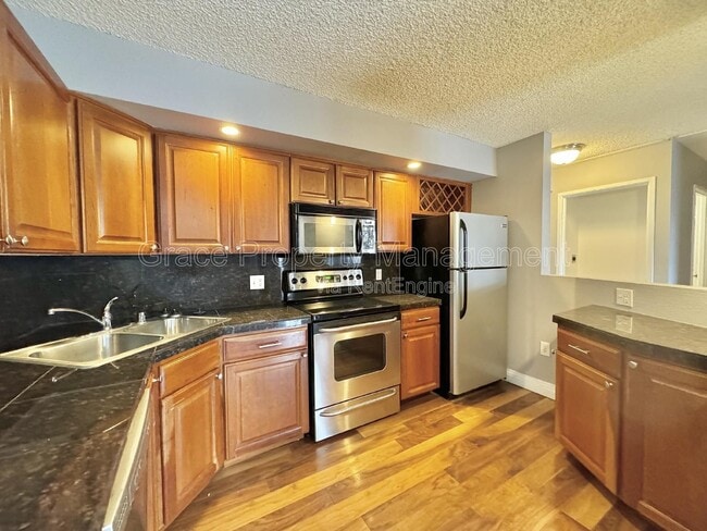 Photo - 601 West 11th Avenue Apartment