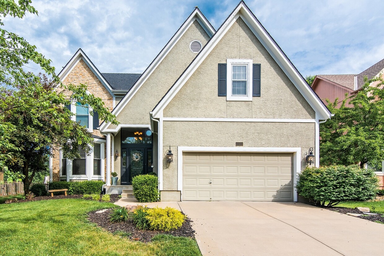 Primary Photo - 4 Bed 4 Bath (2 Full, 2 Half)