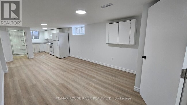 Building Photo - 332 Rosedale Dr
