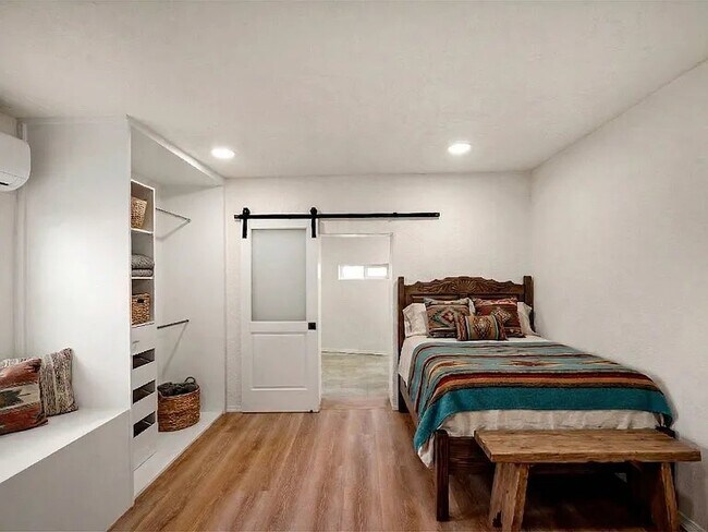 Foto del edificio - 1619 Brae St