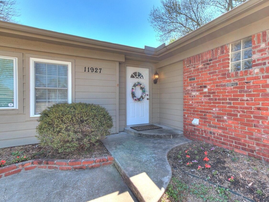 11927 S 85th E Ave, Bixby, OK 74008 House Rental in Bixby, OK