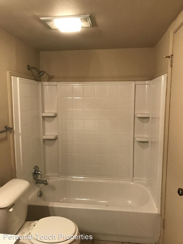 Building Photo - 3 br, 2 bath House - 8212-D GOVERNOR DR