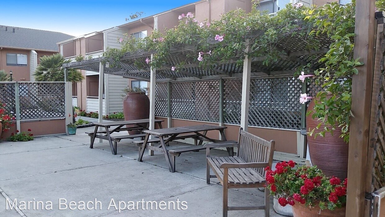 3270 Del Monte Blvd, Marina, CA 93933 Room for Rent in Marina, CA